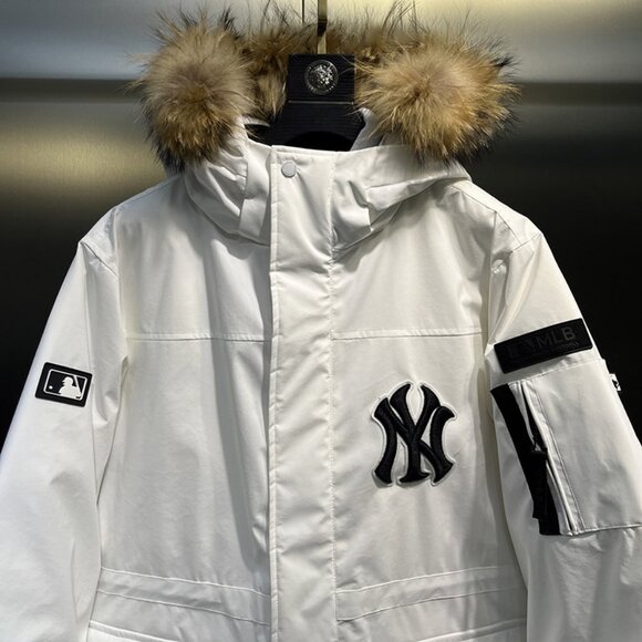 MLB White Down Jacket - Picture 3 of 9
